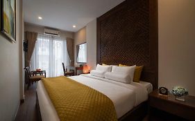 Khách sạn Lakeside Premium Hà Nội
